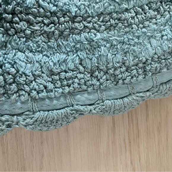 Design Imports Oval Textured Bath Rug - Picture 4 of 6